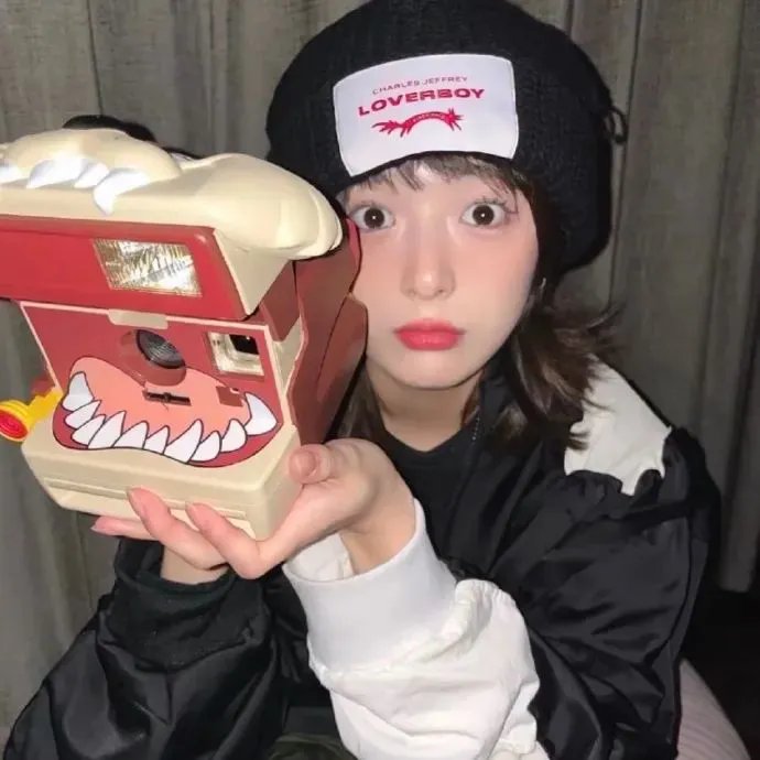属于她们的片刻